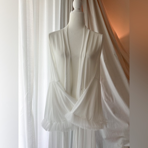 Bridal Ruffle Trim Mesh Robe - Picture 2 of 5